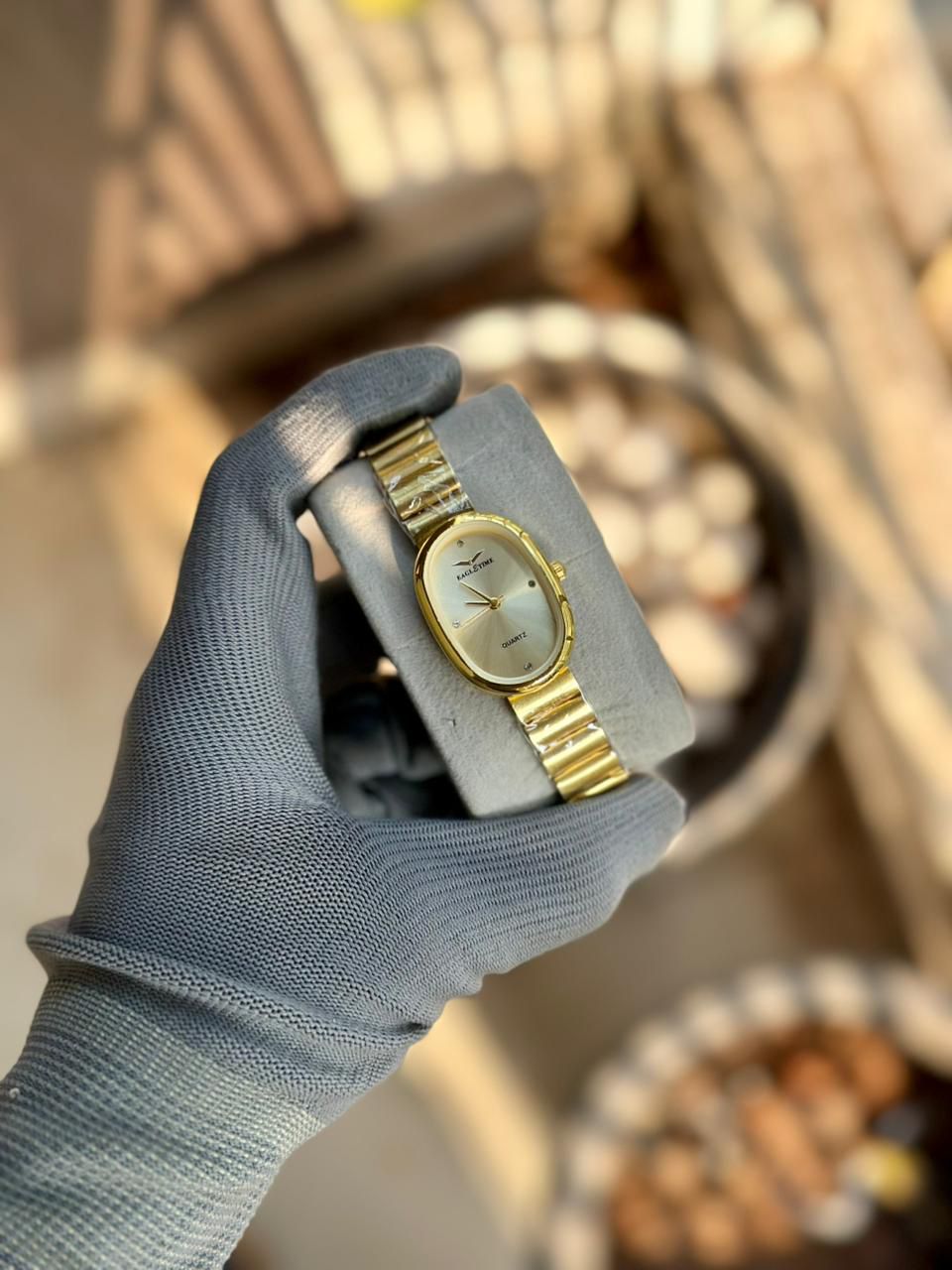 EAGLE TIME OVAL QUARTZ WATCH