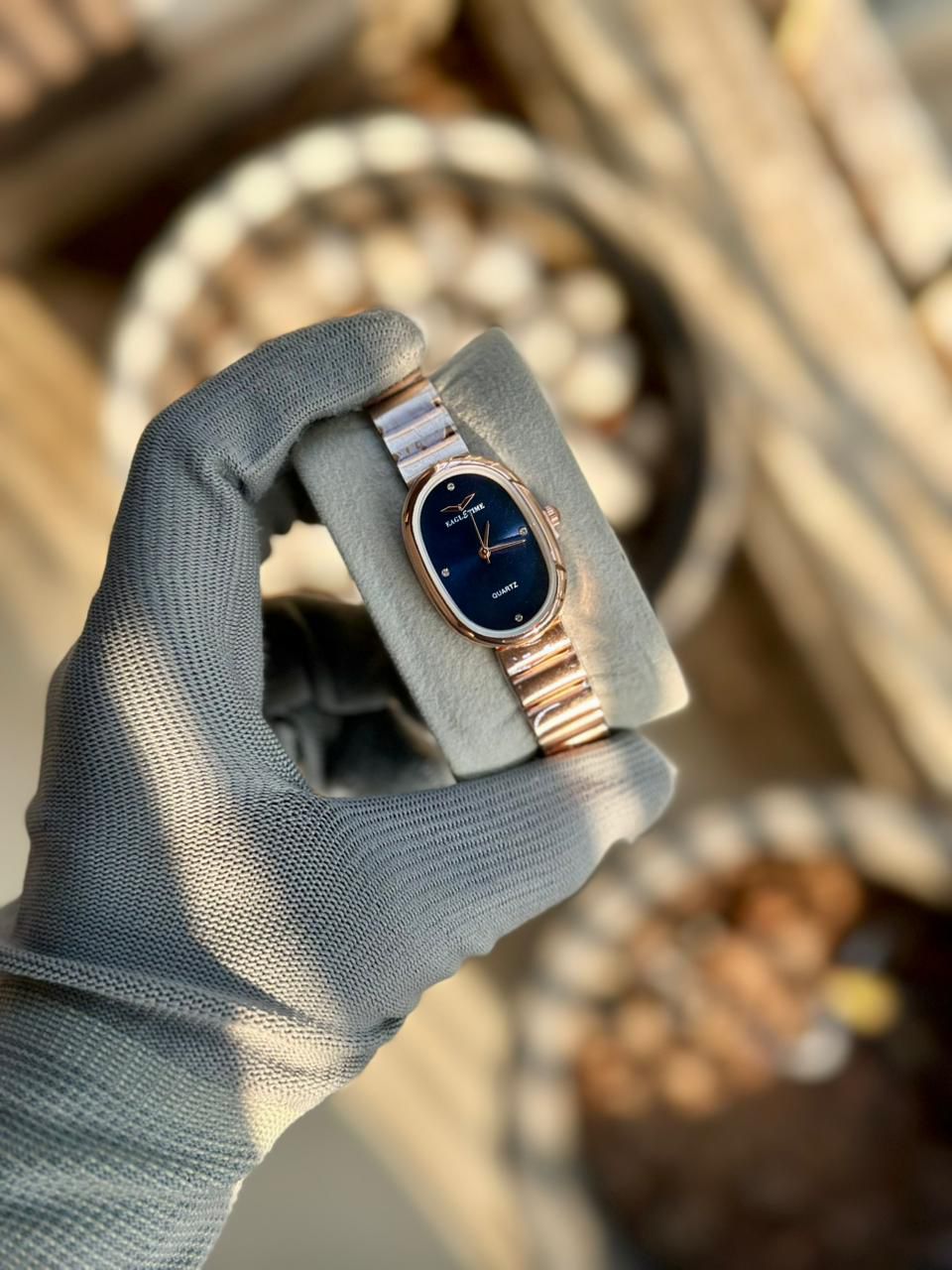 EAGLE TIME OVAL QUARTZ WATCH