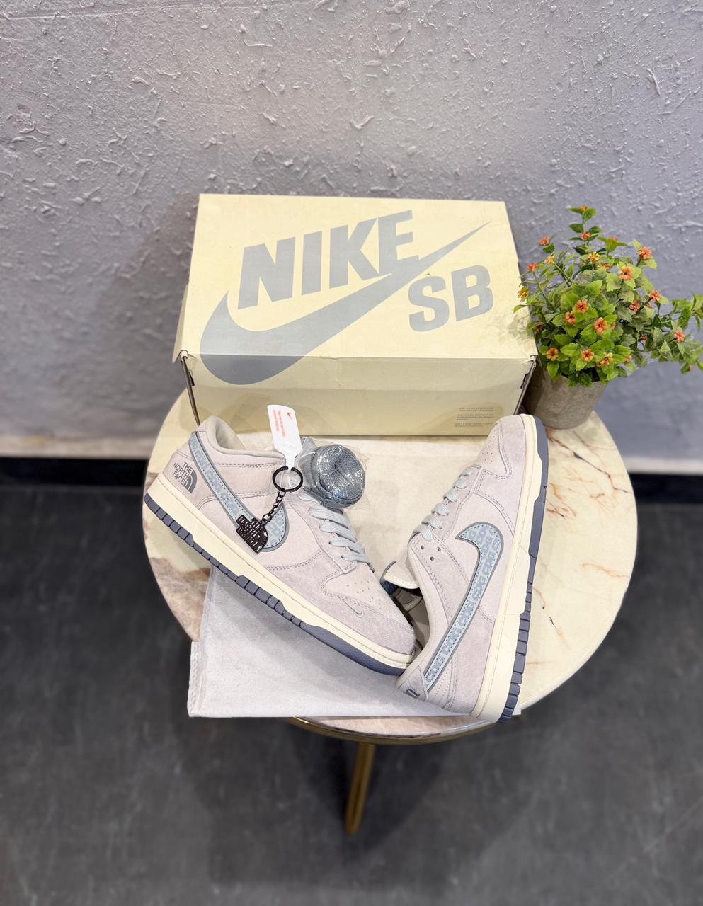 NIKE SB DUNK NORTH FACE GREY SKY CDG KEYCHAIN  BOYS