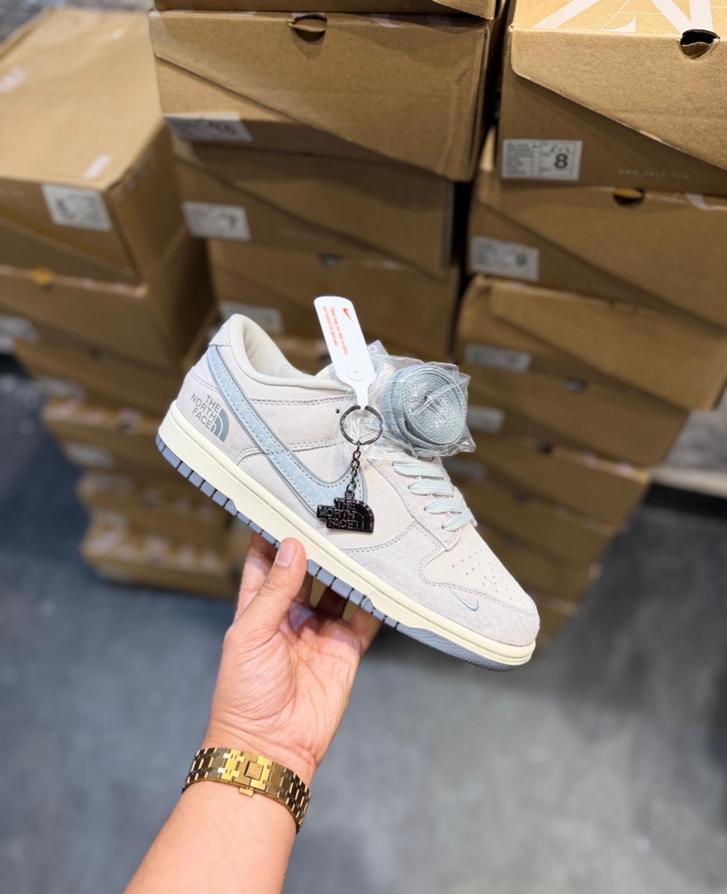 NIKE SB DUNK NORTH FACE GREY SKY CDG KEYCHAIN  BOYS