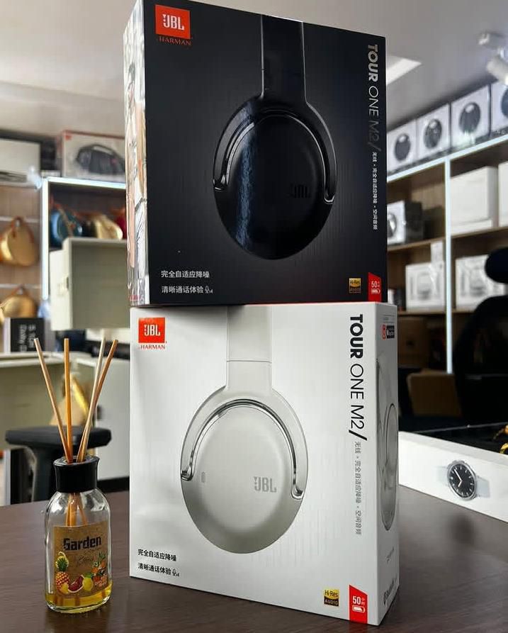 JBL LIVE M2 HEADPHONS