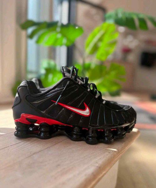 NIKE SHOX TL BLACK RED
