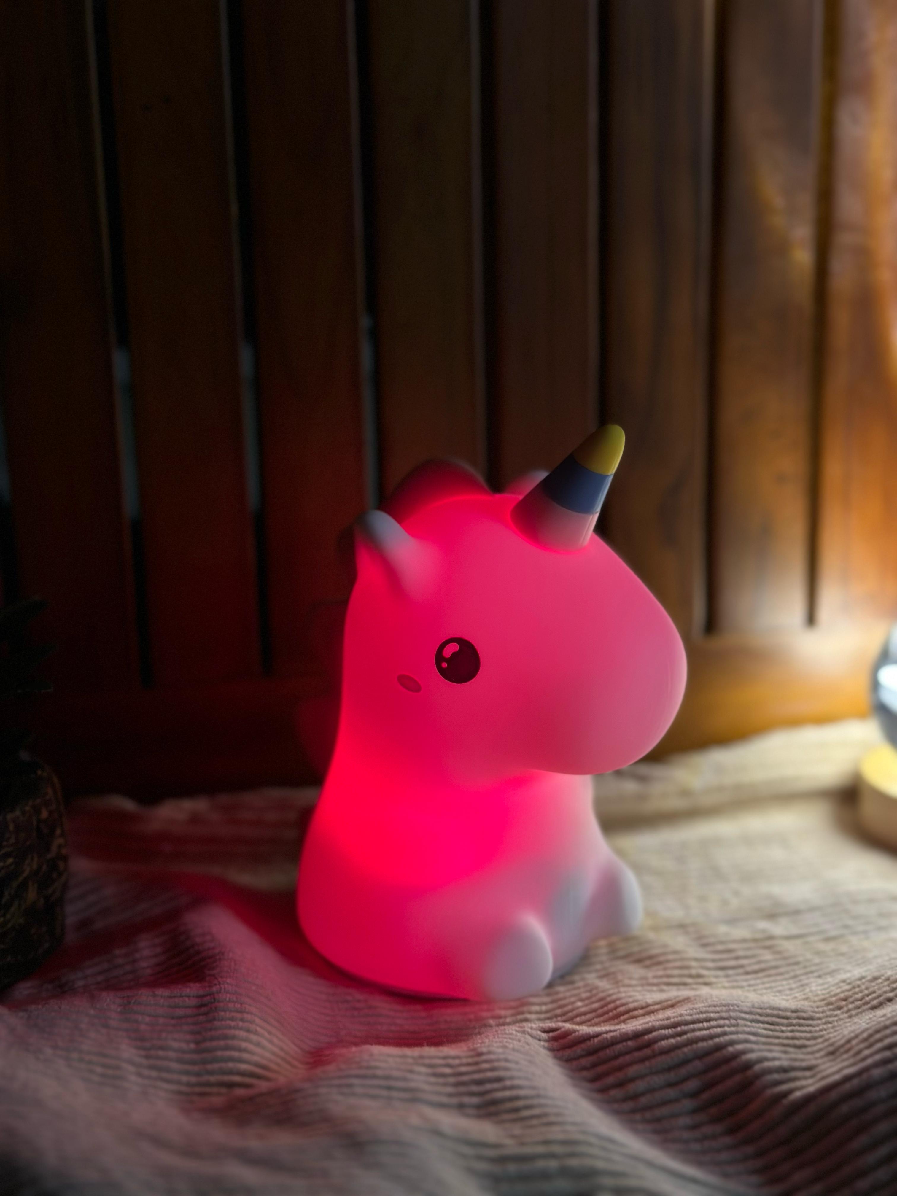 LIGHTNING RAINBOW UNICORN