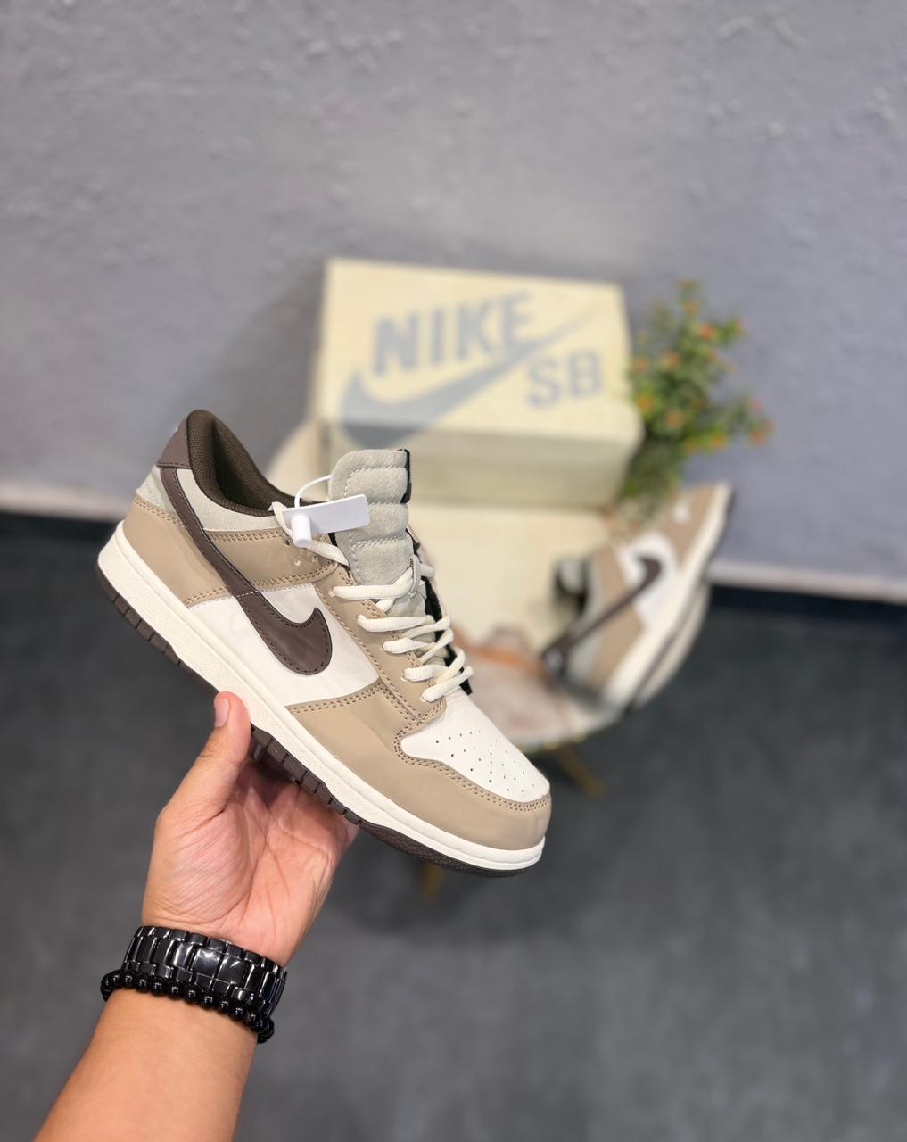 Nike Sb Dunk Low x Otomo katsuhiro steamboy OST BROWN OFF WHITE