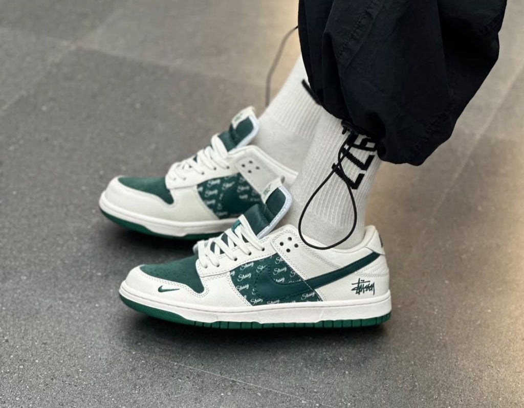 NIKE SB DUNK STUSSY WHITE DARK GREEN