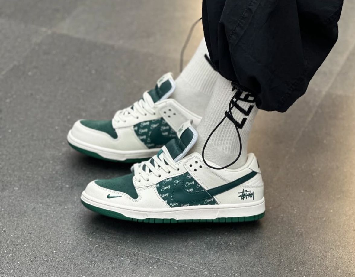NIKE SB DUNK STUSSY WHITE DARK GREEN