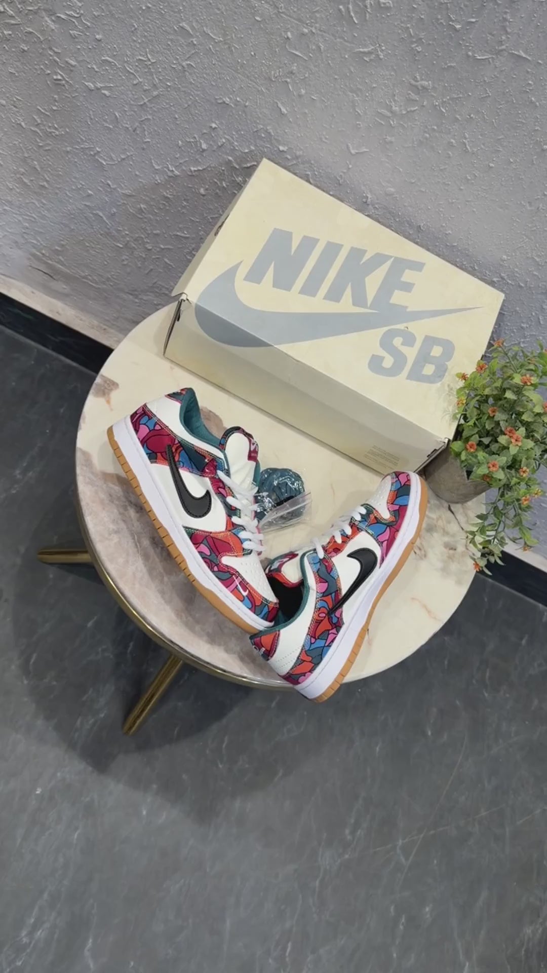 NIKE SB DUNK  PARRA ABSTRACT